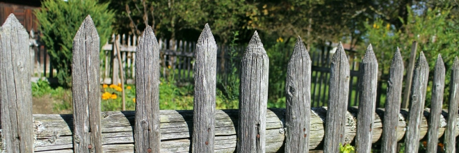 Motoros géppel permetez? Mostantól kötelező erről tájékoztatnia a szomszédokat!