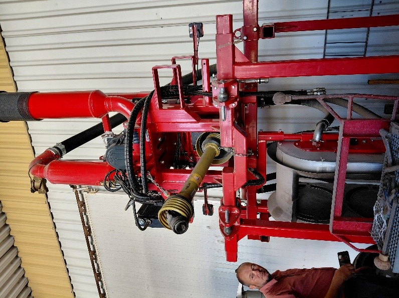 Bujtványkitermelő és levelező gép az AJ Apple faiskolájában