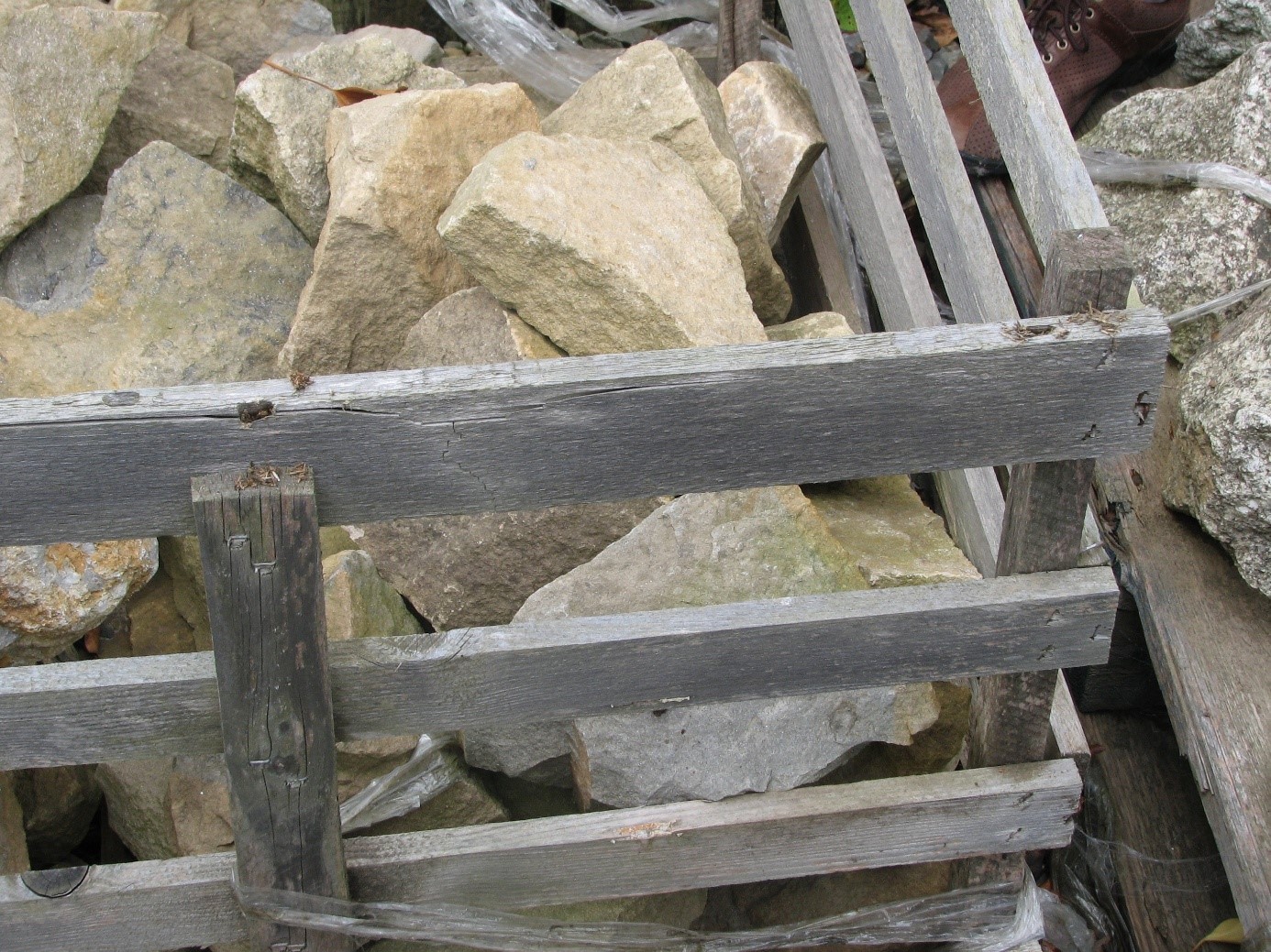 Kínai kő- és fémáru szállítmányok fa-csomagolóanyaga